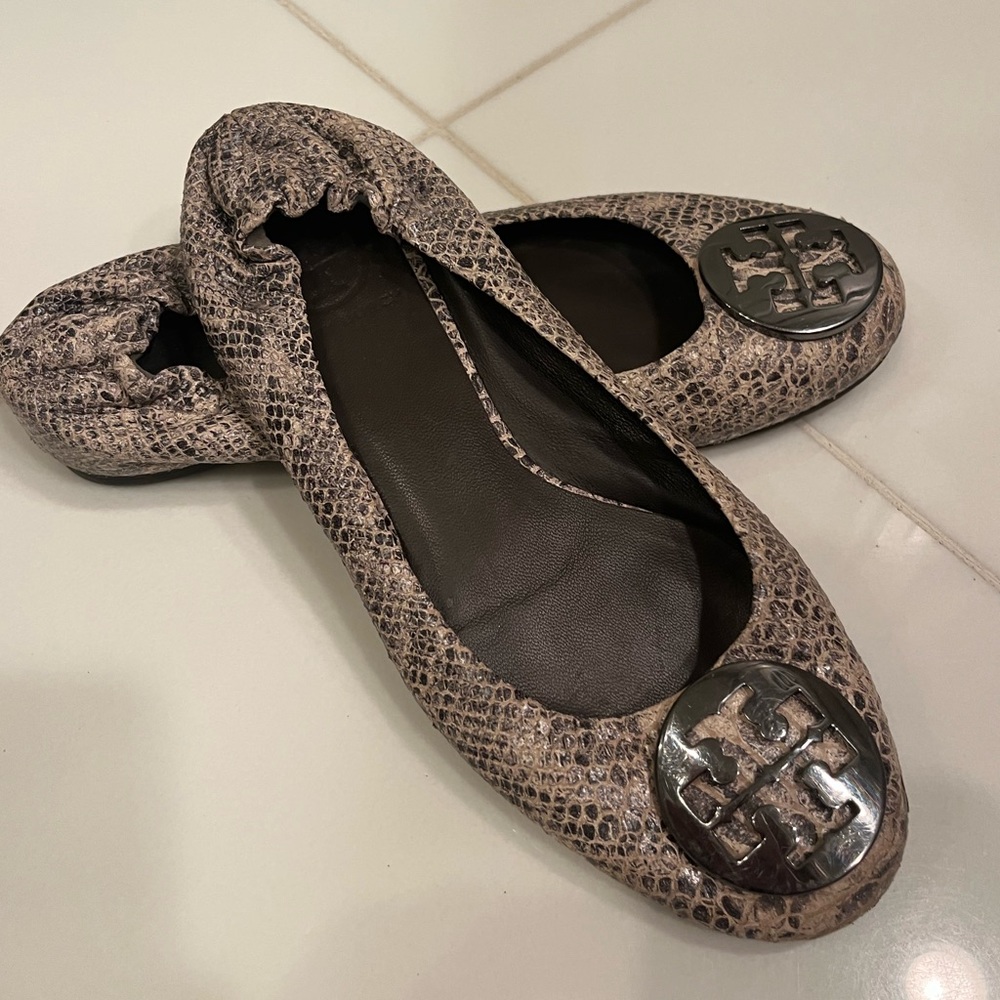Tory Burch Reva snake ballet flat size 7